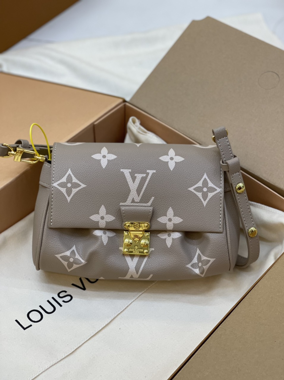 Túi Xách Louis Vuitton Super Borsa Favorite size 24cm
